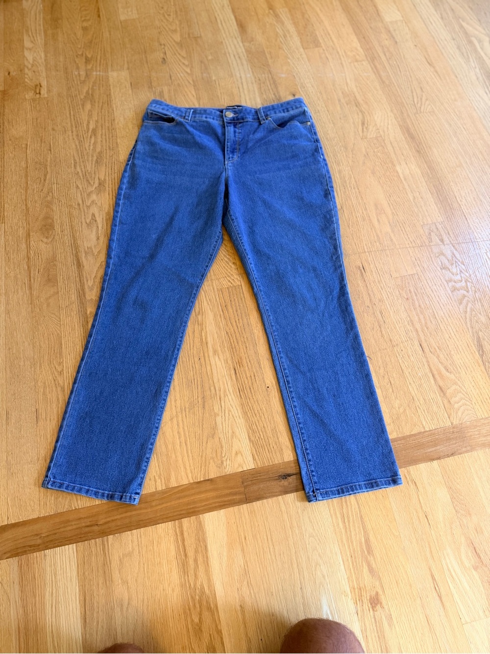 Ladies Size 14 "Bandolino" Classic Straight-Leg Blue Jeans GUC